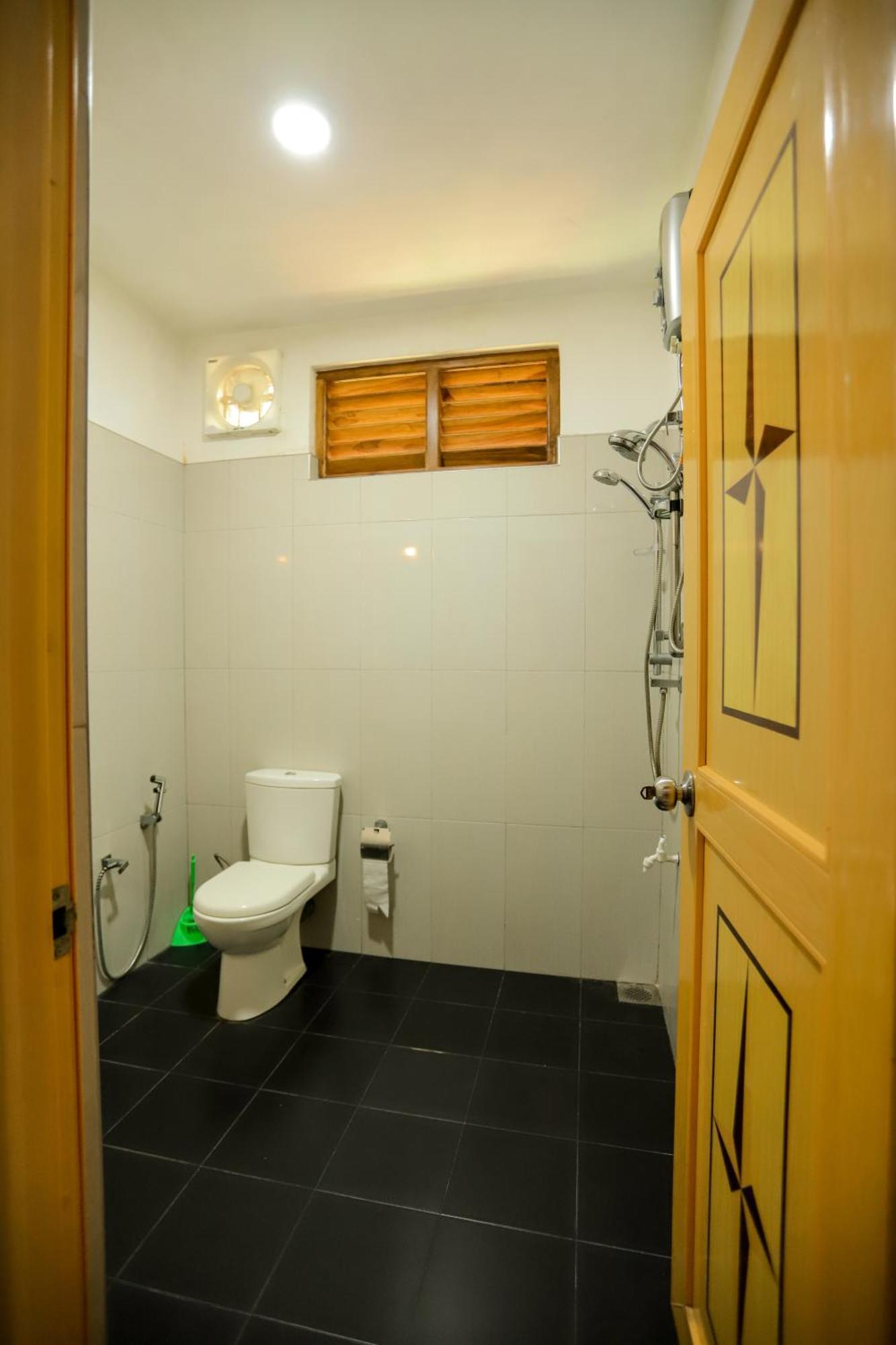 Serene Home Stay Udawalawe Exterior photo
