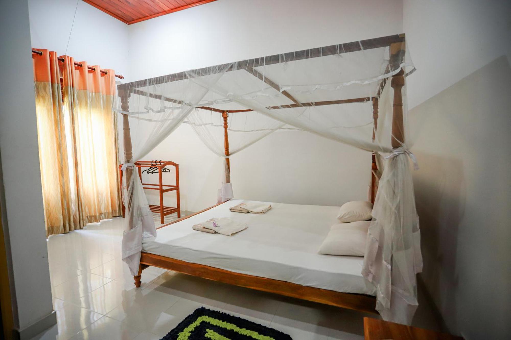 Serene Home Stay Udawalawe Exterior photo