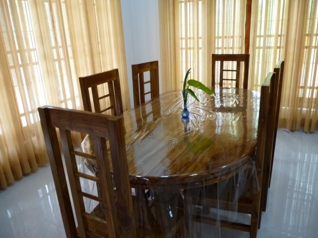 Serene Home Stay Udawalawe Exterior photo